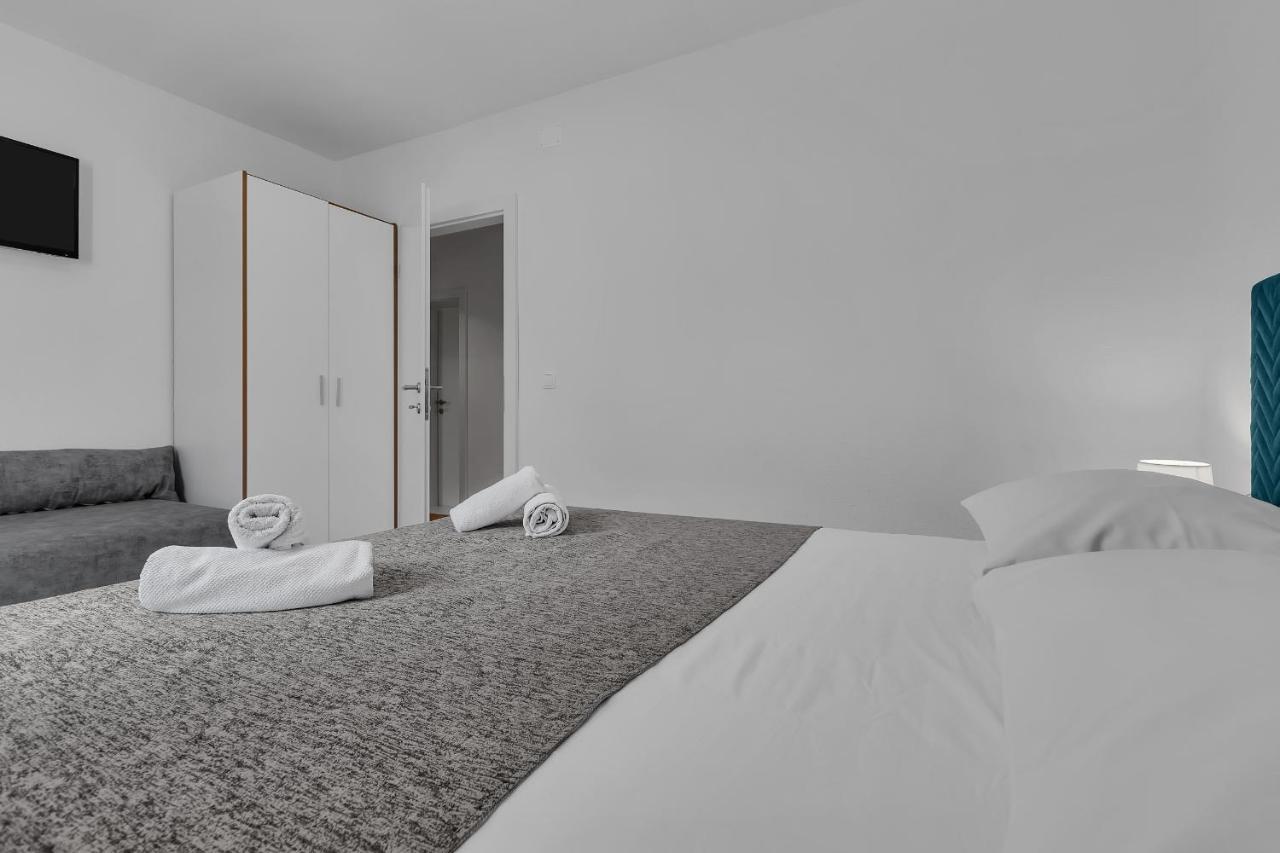 Rafael Apartment Makarska Exterior photo